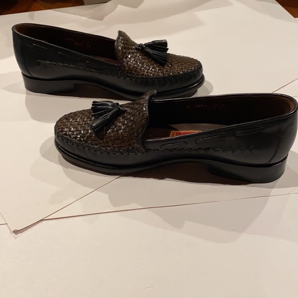 Cole Haan country two tone , brow and black leather with tassel - Picture 6 of 8